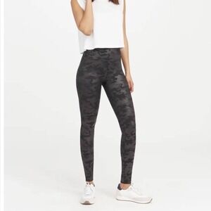 NWT Spanx Girls EcoCare Leggings Black Camo High-Rise No Center Seam Size L